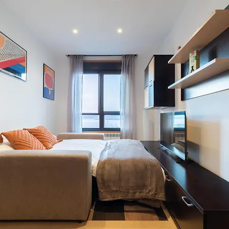 Deluxe By Aragon Vigo